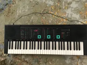 Psr-90 Yamaha Is A 61-key Synthesizer With Built-in Sequencer Piano
