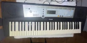 Psr-e203 Yamaha 61-key Portable Keyboard Functions Perfectly On Batteries Or Ac