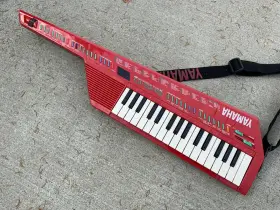 Shs-10 Yamaha Keytar Fm Synthesizer With Strap Nice Vintage Synth Midi