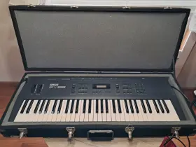 Sy-55 Yamaha Sy55 61-key Keyboard / Synthesizer Synth Workstation With Carry Case